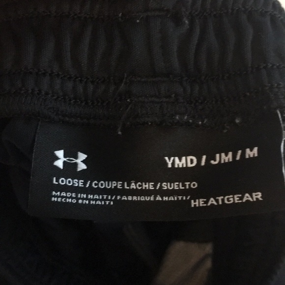 Two pairs UNDER ARMOUR Boys shorts Black - Picture 5 of 7